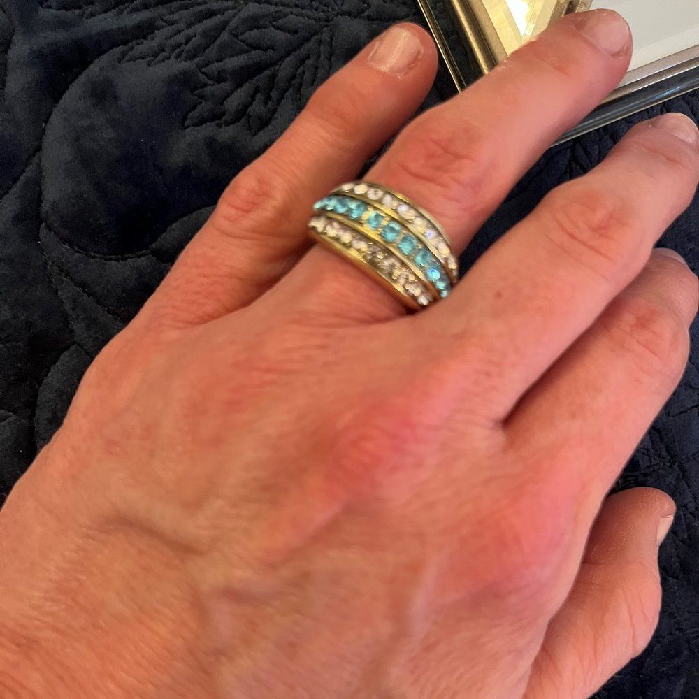 HEIDI DAUS BLUE CRYSTAL RING / SIZE 8